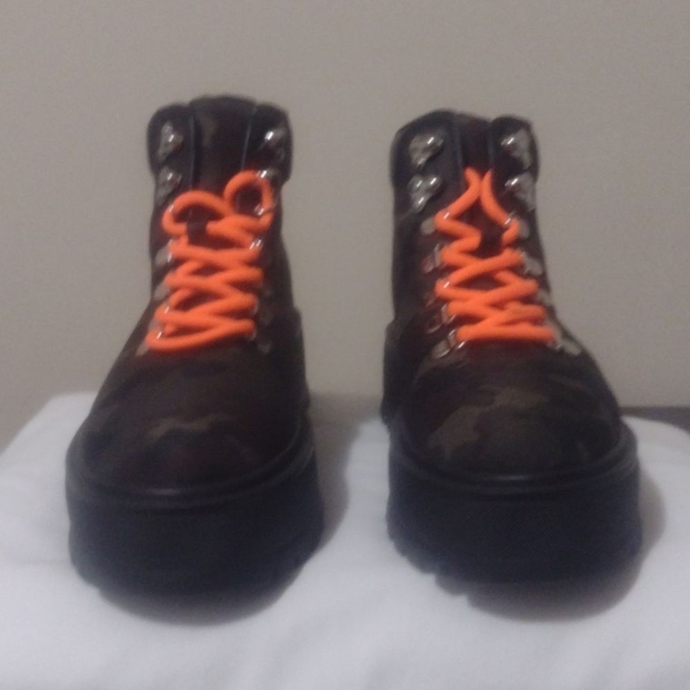 Steve Madden Camouflage Stomp Boots